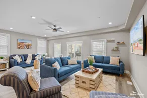 Free beach, 2 car Garage, King Bed, parking - Image 3