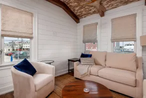 The Sunset Cottage - Stylish Waterside Retreat - Image 4