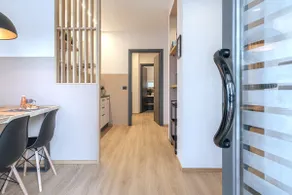 [In Style Apartment] with free parking - Image 3