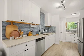 Quiet, Stylish, Near to Downtown: The Green House! - Image 4