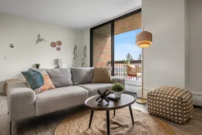 Modern & Bright | SUPER Central |Corner Unit - Image 2