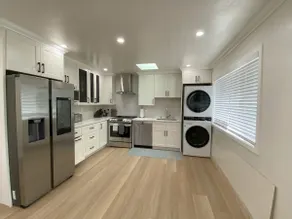 Renovated Seaside 2B1B • 15m SF/SFO • Free Parking - Image 3