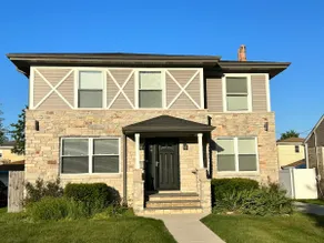 Jacuzzi, King Beds, Easy Access to DT Chicago! - Image 2
