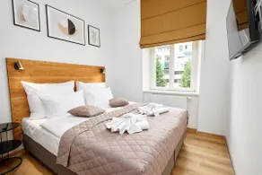 Compact Room Near City Center | Great Value - Image 2