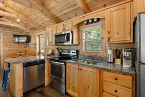 Downtown Simpsonville Cozy Cabin - Image 3