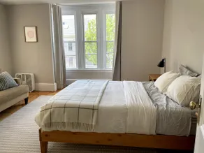 Victorian Apartment in Portland - Image 3