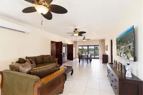 Beautiful 3br2 5BA Villa w Pool Close 2 Baby Beach - Image 3