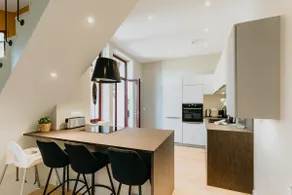Renovated house in a preserved neighborhood - Image 2