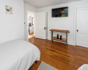 Artisan Gem -2BR- Walk to river, coffee + more - Image 3