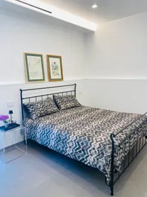 Alloro apartment with electric car charging - Image 5
