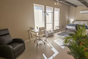Chic Urban Utopia -Ultimate Downtown Staycation! - Image 4