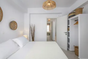 Suites 33 -1-Min Beach | 2 Bath | TV & Netflix - Image 3