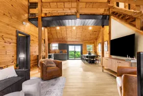 Hill Country Luxury Cabin - Image 2