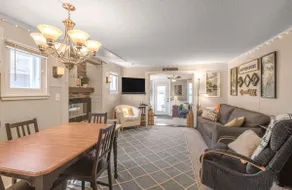 Lakefront Family Beach House - Image 4