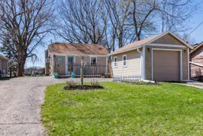 Lakefront Family Beach House - Image 2