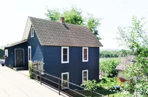 Bluffside cottage with gorgeous views - Image 5