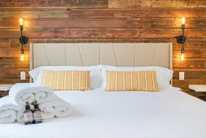 Niagara Hideaway - Image 3