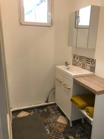 Small quiet house - Image 2