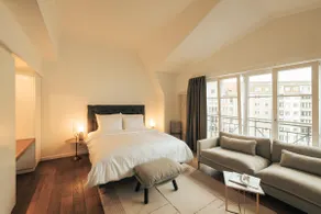 Luxe Penthouse Studio & Kitchen, near Top Museums - Image 3