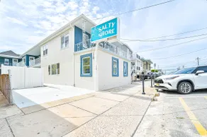 Salty Shore Retreat - Image 2