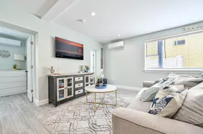 Salty Shore Retreat - Image 4