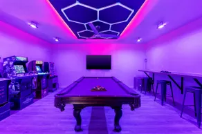 AustinDollhouse-HeatedPool+JacuzziSauna+PoolTable - Image 3