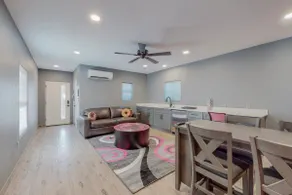 Casita Container w/Hot tub & King Bed On One Floor - Image 3