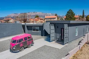 Casita Container w/Hot tub & King Bed On One Floor - Image 5