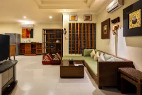 Karon pool villa, family holiday - Image 2