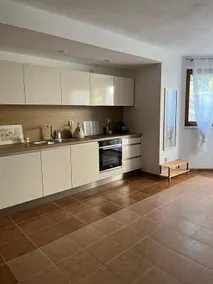 A cosy basement apartment. - Image 5