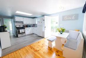 Cozy Pet Friendly Plymouth Cottage by The Beach - Image 2