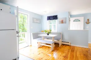 Cozy Pet Friendly Plymouth Cottage by The Beach - Image 4