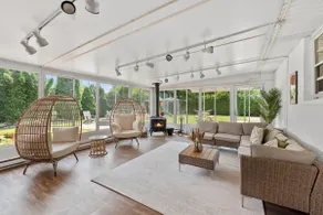 Spacious Family Retreat w Hot Tub & Movie Lounge - Image 3