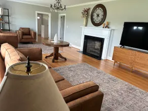 New! Modern Ranch House - Image 4