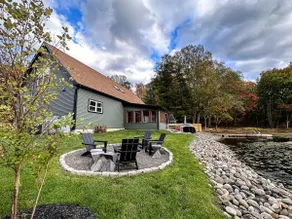 Waterlily Lakehouse - Modern+Waterfront+Retreat - Image 5