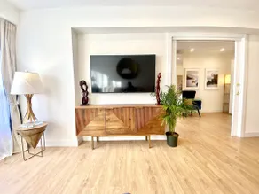 Miramar Luxurious apartment, 3 double rooms for 6 guests, free parking, terrace, new - Image 3