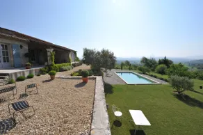 In Gordes, with fabulous view on the Lubéron Park - Image 2