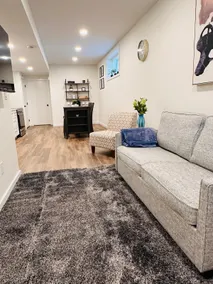 Modern private suite retreat - Image 2