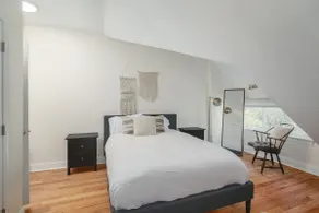 1 Bdrm Apt for Perfect Lil Getaway w/Free Parking - Image 5