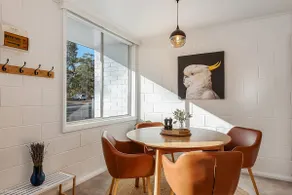 Cosy apartment 10 mins from city centre - Image 4