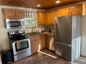 adventurous riverfront cabin - Image 4