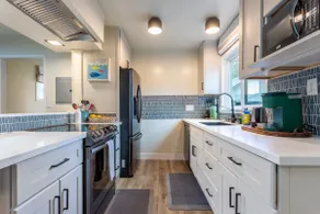 Mill Valley Gem: Modern cozy w/Patio/Tesla Charger - Image 5