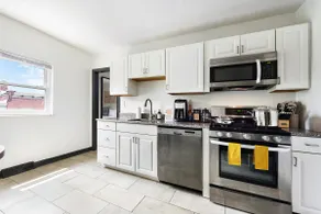 Prime Butler St. Apt, across from Umami! - Image 3