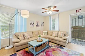 Flip Flop Cottage: Cozy Backyard/Fire Pit/Near DT! - Image 4