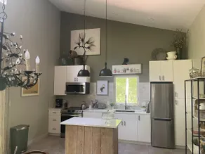 Private 2BR Deckhouse w/Hot Tub on 5 Acres - Image 3