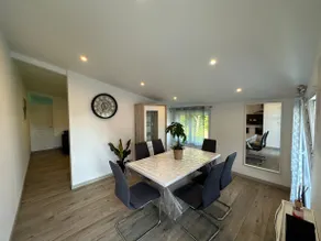 Beautiful 4 bedroom in a green setting - Image 2
