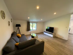 Beautiful 4 bedroom in a green setting - Image 3