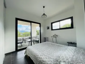 Modern apartment with pool - Image 5