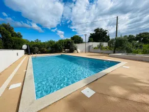 Modern apartment with pool - Image 2