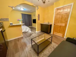 Short walk to the falls 2room luxury free parking - Image 3